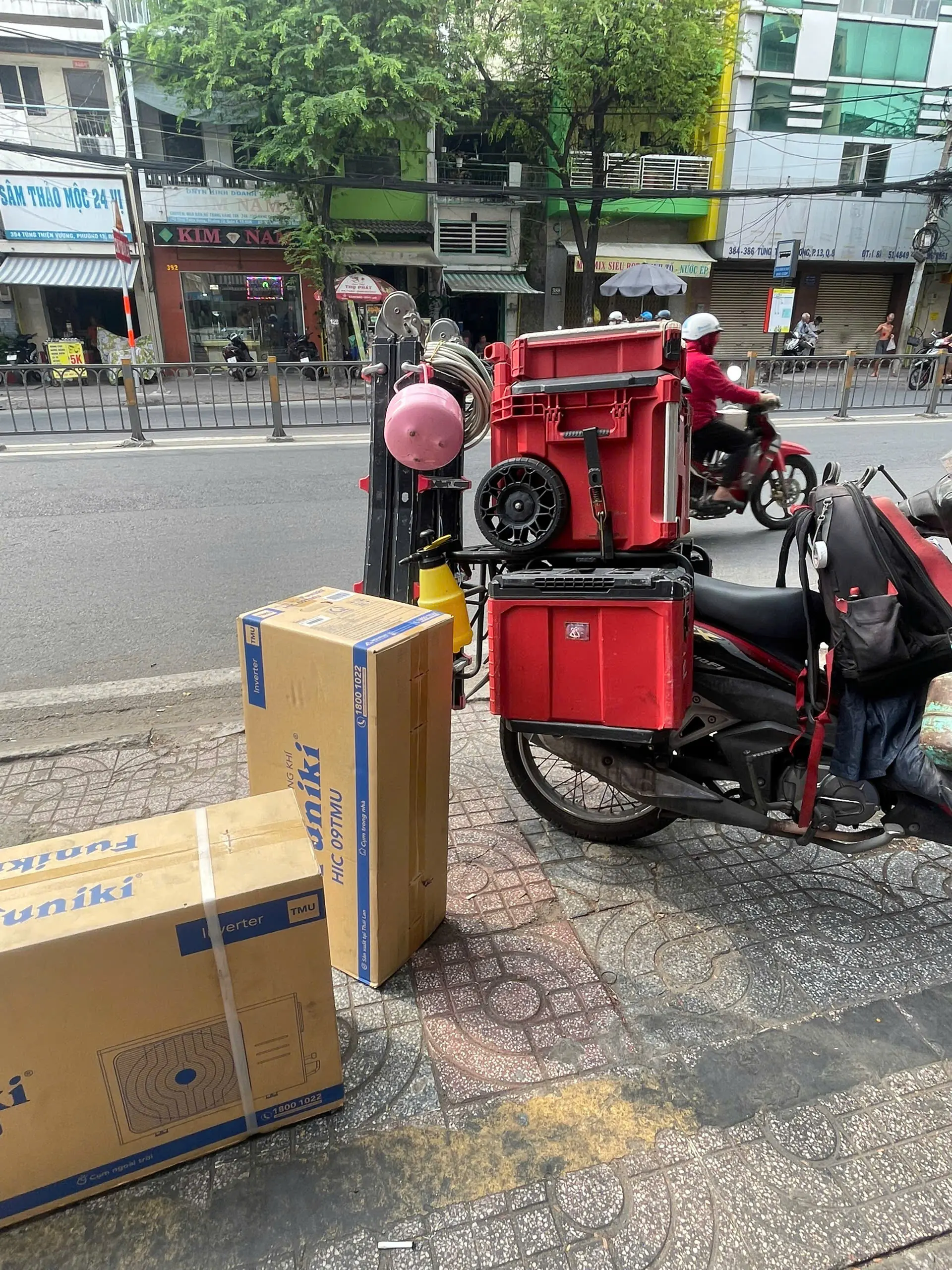 Lắp Đặt M&aacute;y Lạnh T&acirc;n B&igrave;nh Uy T&iacute;n
