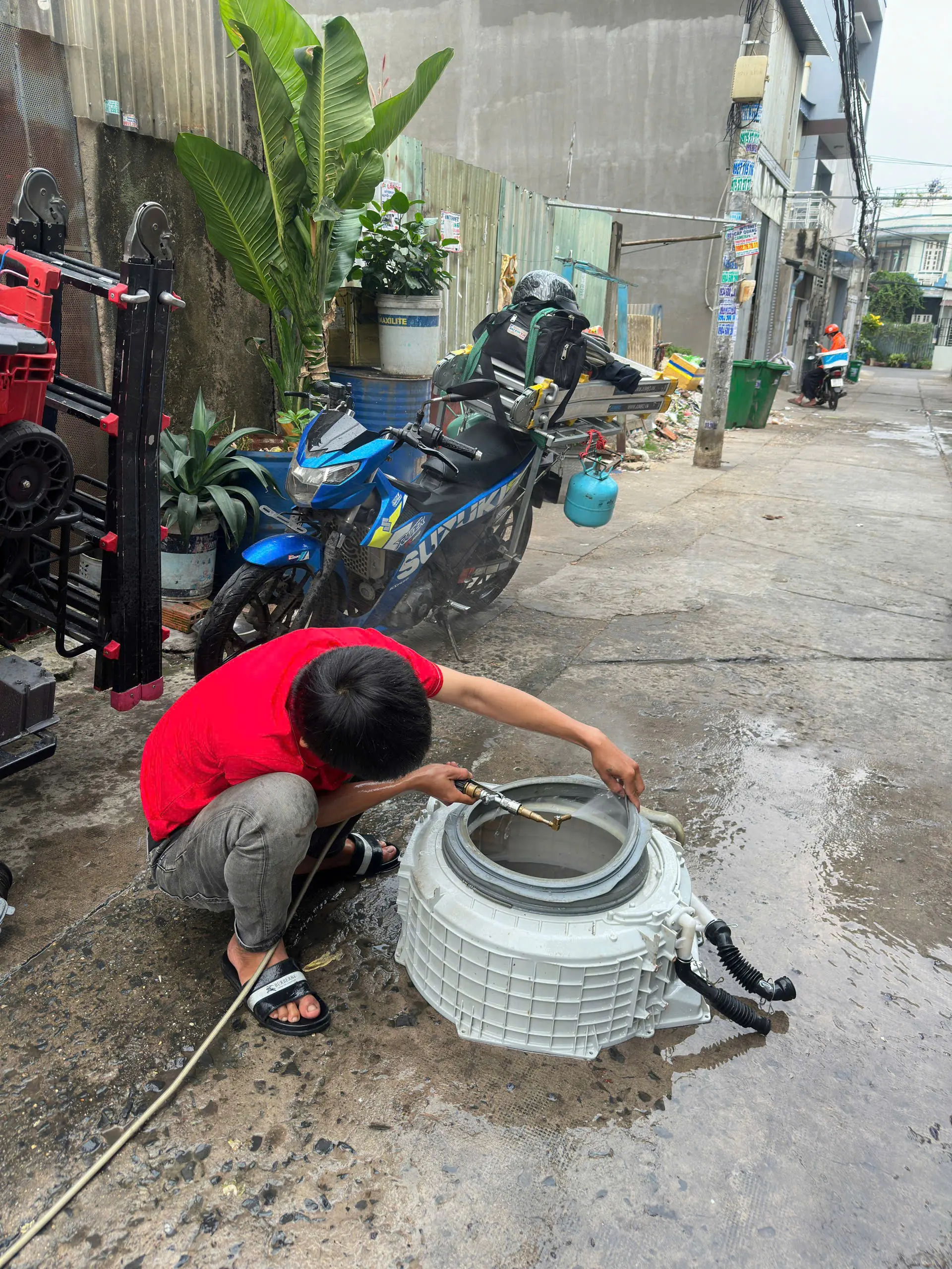 vệ sinh m&aacute;y giặt b&igrave;nh thạnh